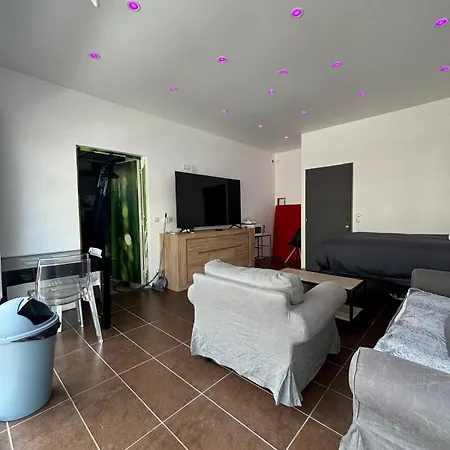 3 Apartment *